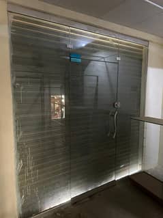 shop Glass