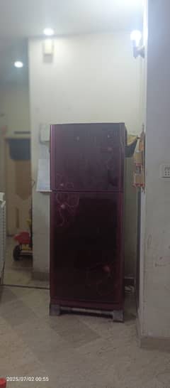 Orient double door fridge in good condition