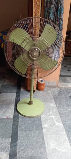 Standing fan