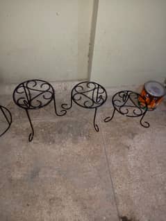 pots stands