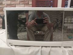 LG microwave 9/10 condition.