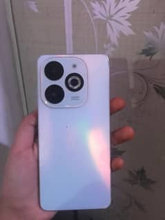 infinix smart 8 pro 128GB 4+4GB RAM PTA PROVE