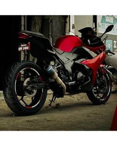 Suzuki gsxr 400 replica