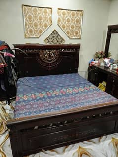 Bed+Dressing table
