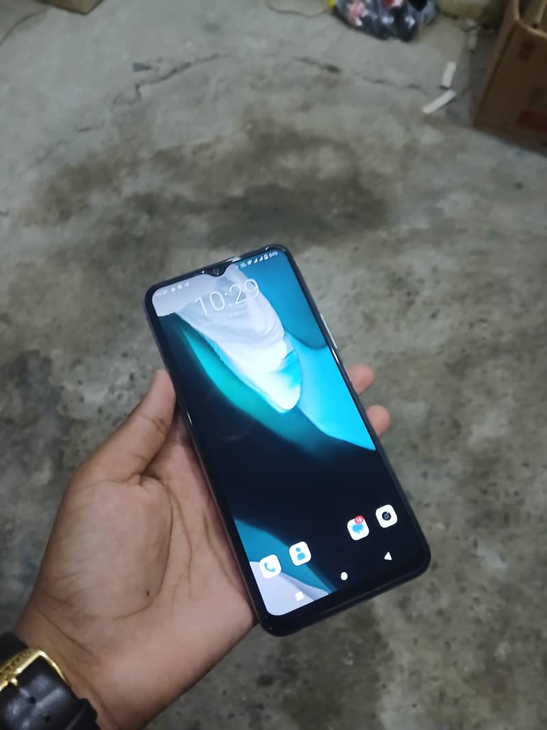 good mobile condition 10/10 with box 0