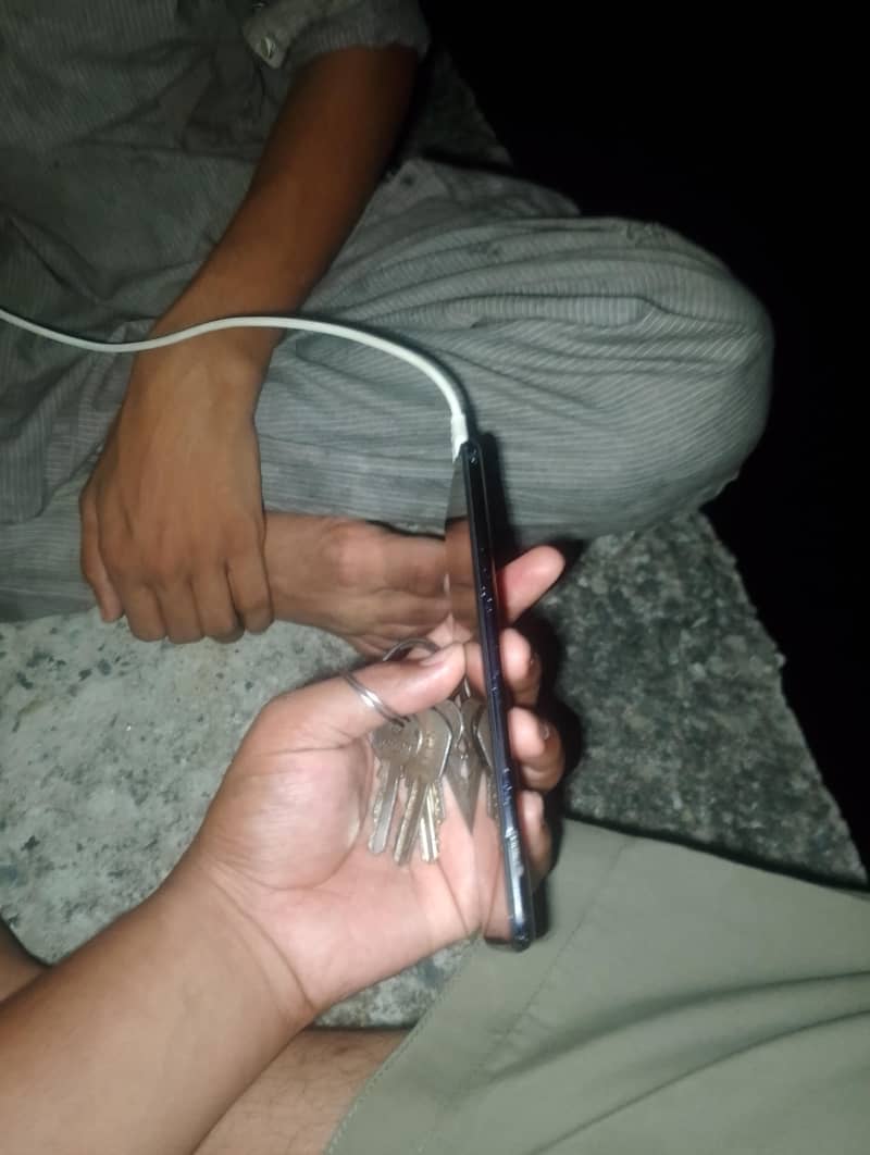one plus 5t in good condition 1