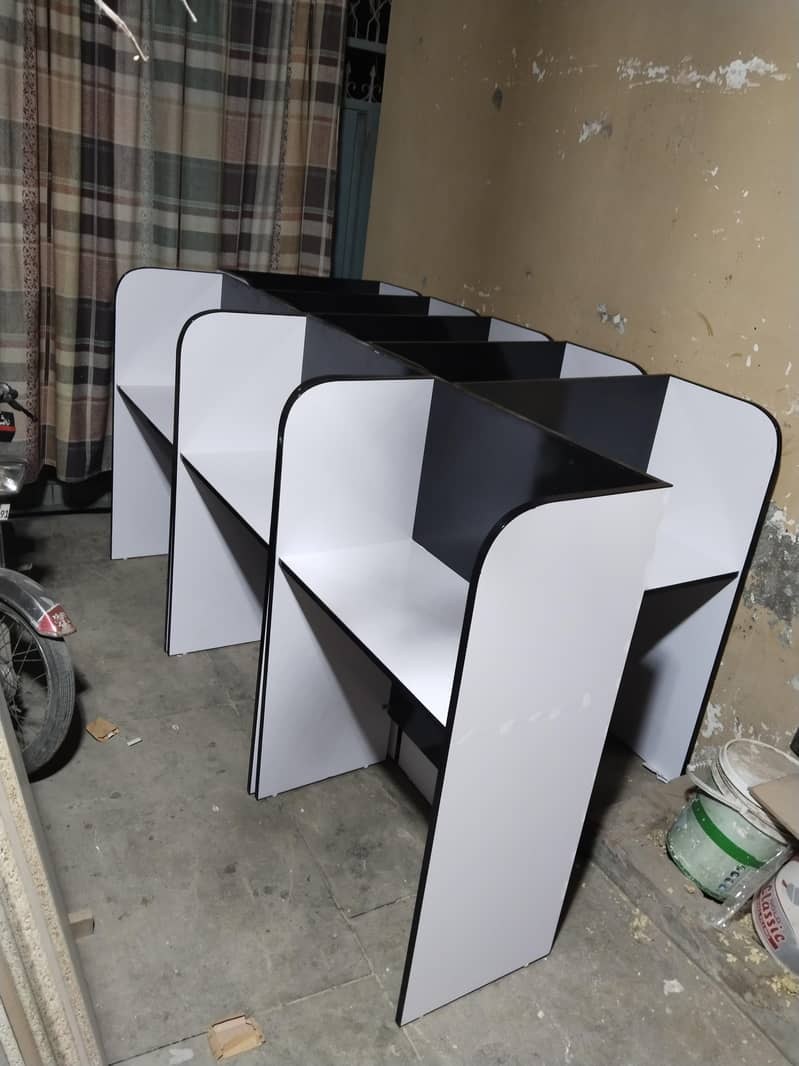 study table • work station • clusters 3