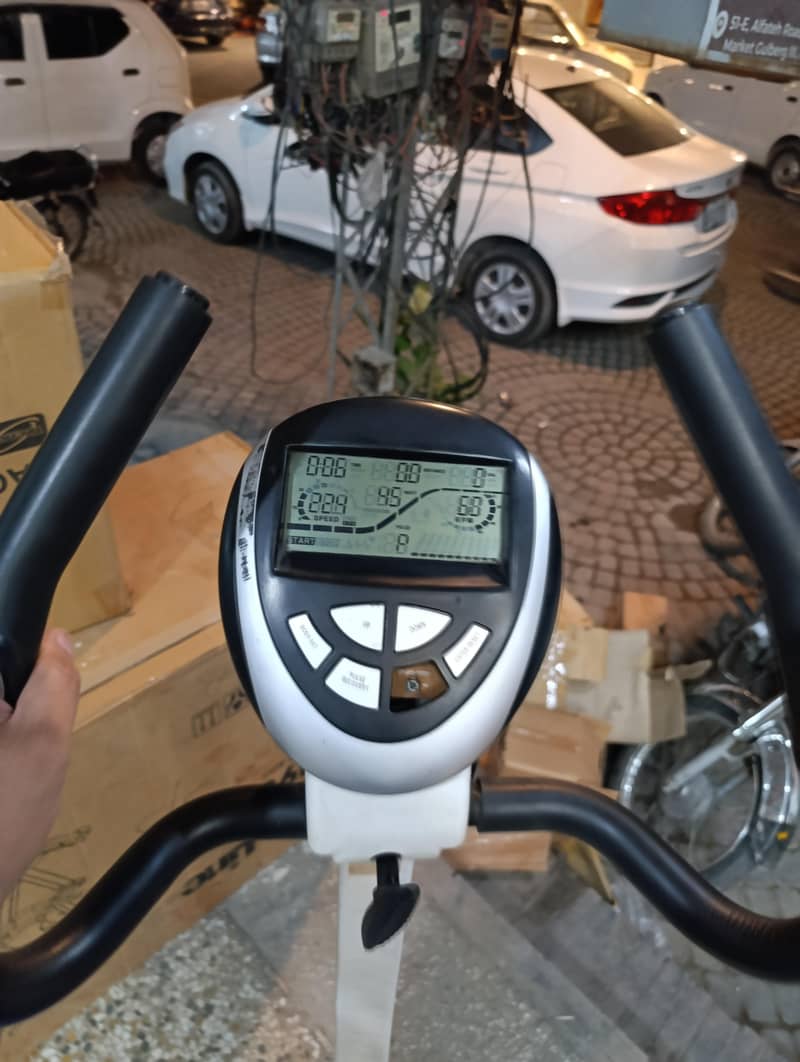 electric cycle for exercise with self generator and resistance control 0