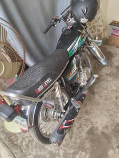 Honda 125 black