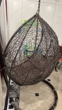 Hanging swing chair