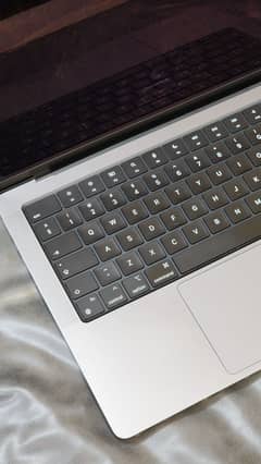 Apple MacBook M1 Pro 2021 16GB 512GB 14 INCH