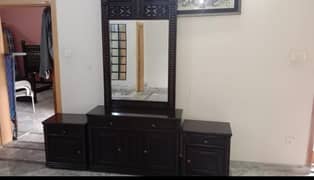 dressing table