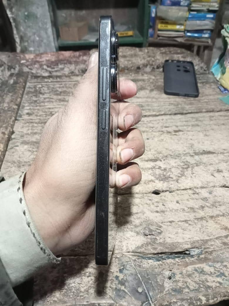 Redmi Note 13 8/256 condition 10 by 10 4 month use 2