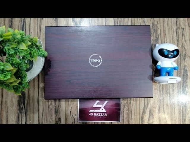 Dell Vostro 14 with an Intel Core i7-7500U processor, 4GB DDR4 RAM 1