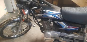 Honda CG 125 l 24 Karachi 11 month WhatsApp 03212110238