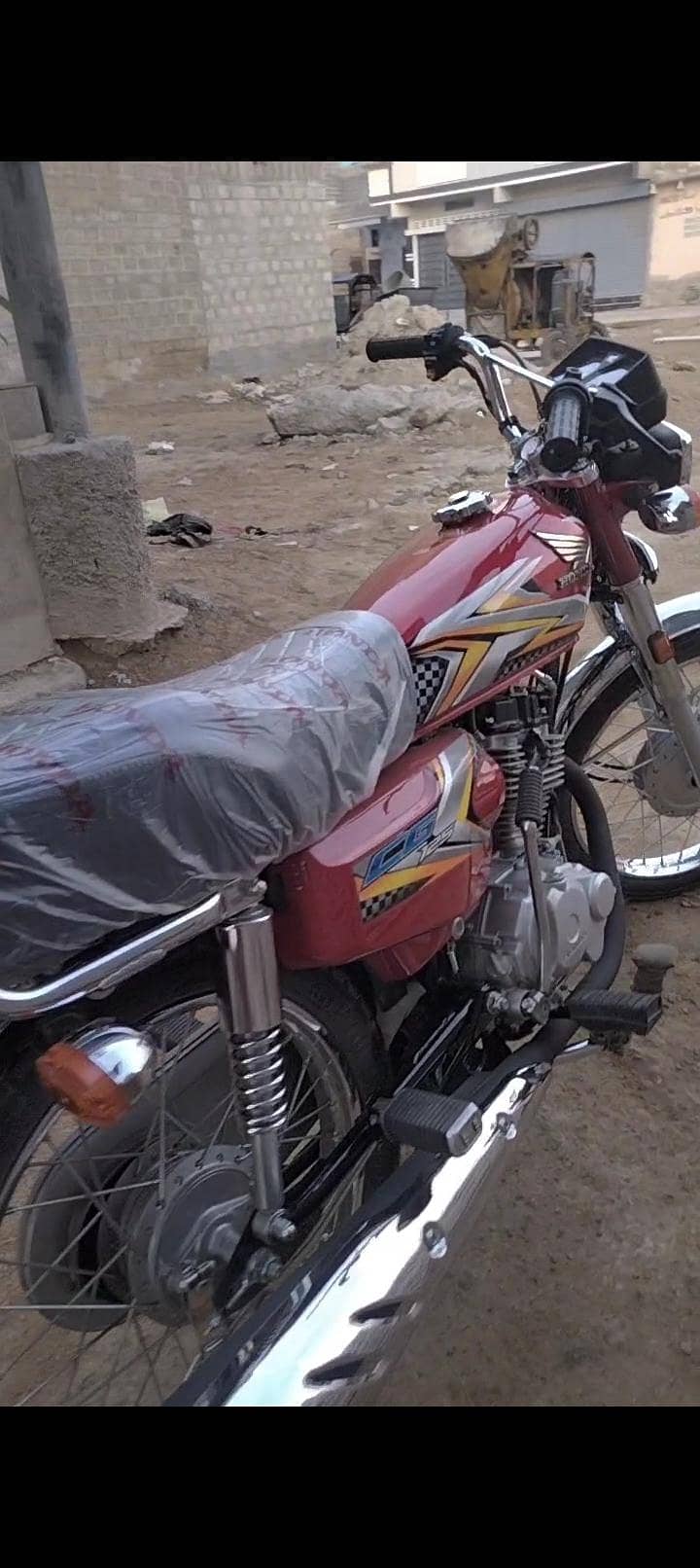3500 kms drive applied condition with papers and extra parts 0