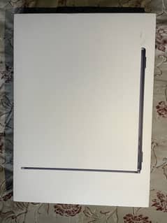 Macbook air m2 13inch 8/256 like brand new with box only 8cycles