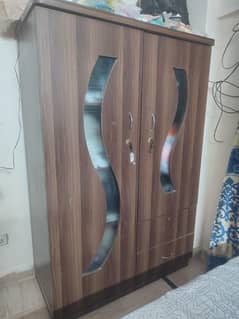 selling 2 door Almari urgently