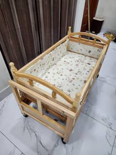 Baby bed that swing