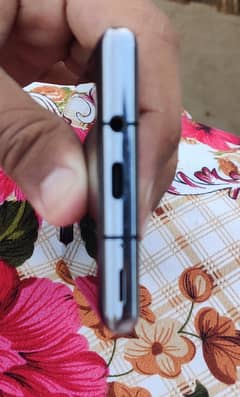 Aquos Sharp R6