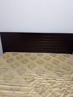 used king size bed with mattess