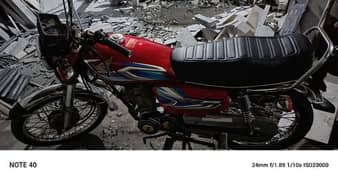 saf bike h grelo used m h  bohat ashi average h