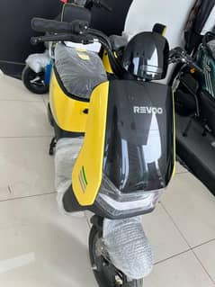 Revoo A10 Electric Scooty NEW