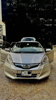 Honda fit 1.5 hybrid 2015 imported