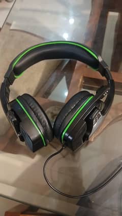 New Green Razor Headphones 10/10 Condition