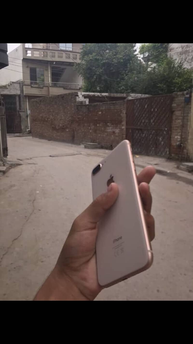 Iphone 8 plus factory unlock 64 gb with box read ad exchange posble. 3