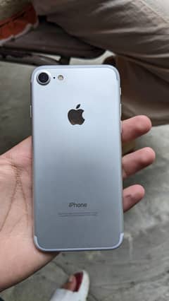 Iphone 7 for sale. . Non PTA. . 32 GB