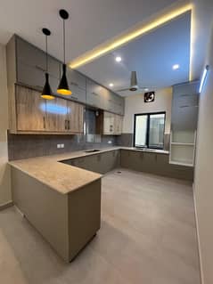 10 MARLA BRAND NEW HOUSE FOR SALE