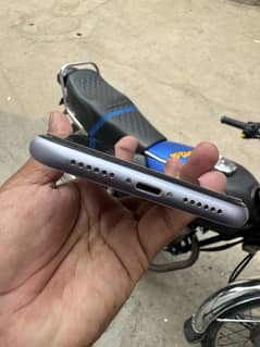 I phone 11 64Gb