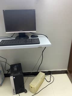 comlete Desck top with moniter and ups