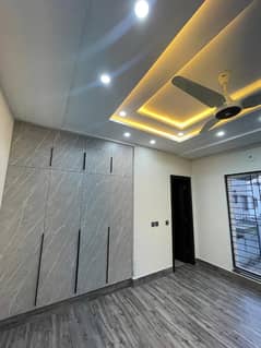 10 Marla House For Sale In A Prime Residential Area Move In Ready