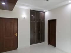 Brand New Ready To Rent A Flat 10 Marla In Askari 11 - Sector D Lahore