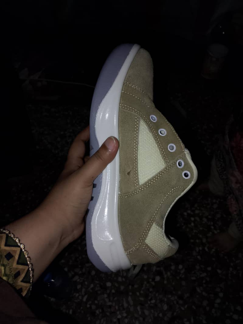 2 size available 7 number 11 number 2