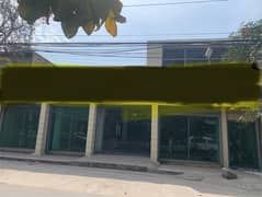 21 MARLA COMMERCIAL BUILDING FOR SALE