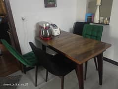 dinning table with 4 chairs