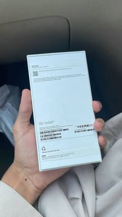 iPhone 16e