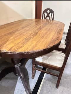 Dining tablee with chairs