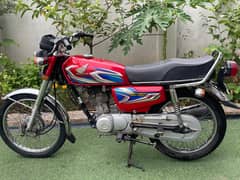 Honda 125 red colour