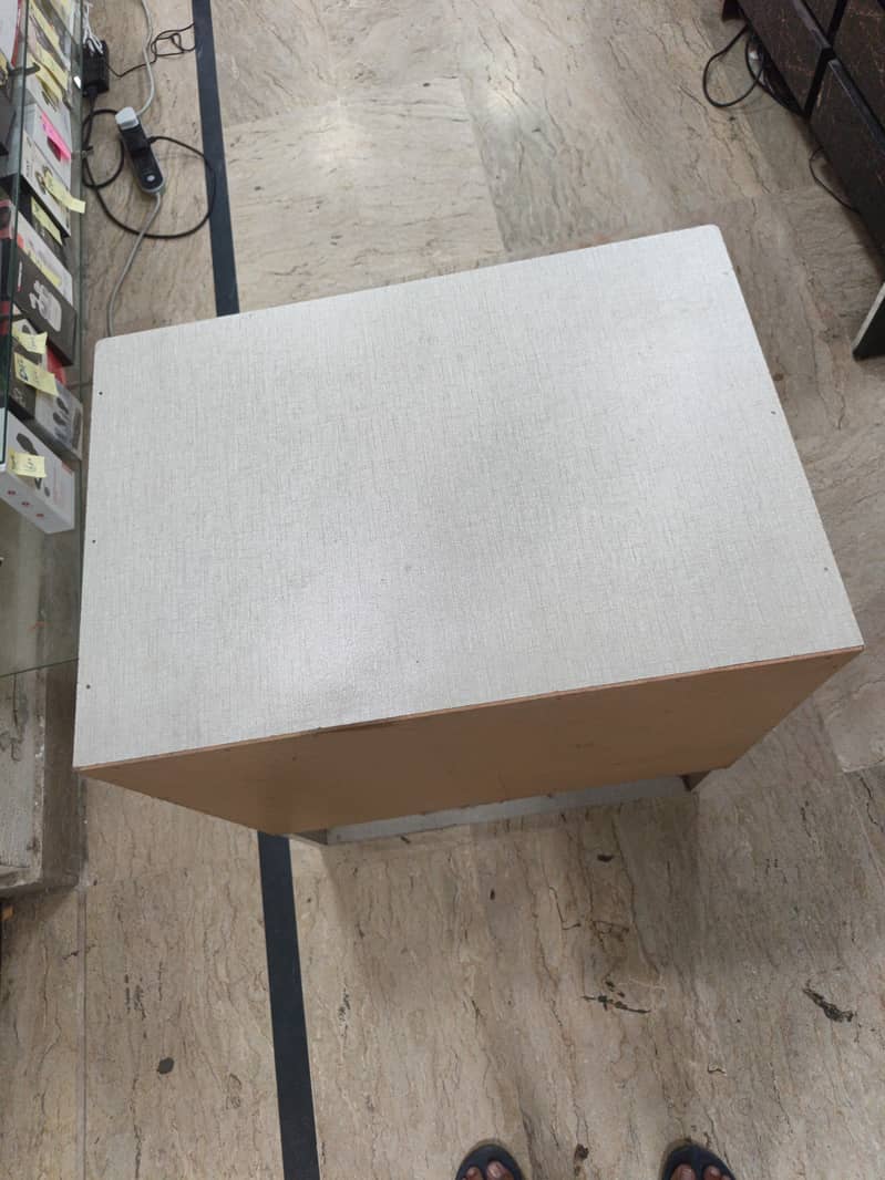 Computer Table  10/10 condition 1