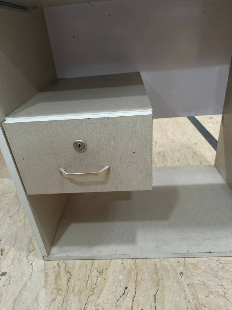 Computer Table  10/10 condition 3