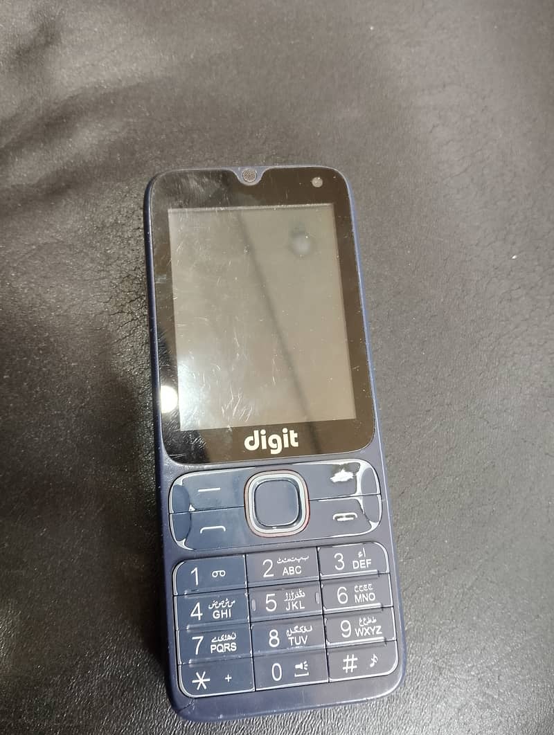 10 by 7 condition touch screen battery 10 by 6 condition no faults 3