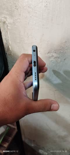 vivo y33s 128 GB memory or 8 GB + 4 GB ram