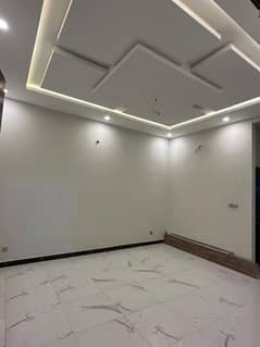 10 Marla Double Unit House In A Block Top Class Heightened Location