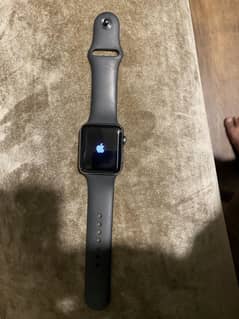 Apple series 3 neat and clean watch 1 hand used