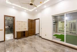 10 Marla Upper Portion For Rent In Paragon City Lahore