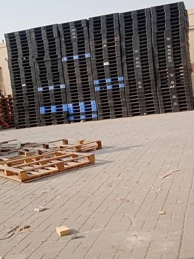 Plastic & Wooden Pallet Stock in Pakistan - Heavy duty pallets sale